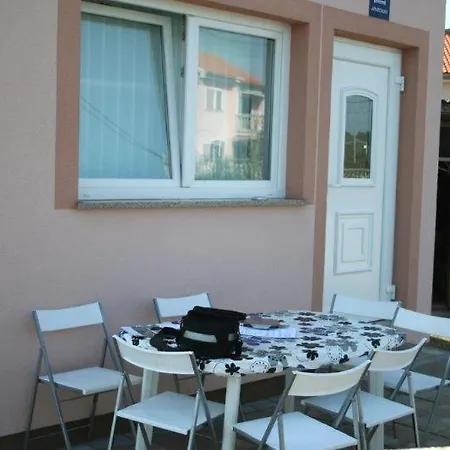 App Dzafic * Vrh (Krk)